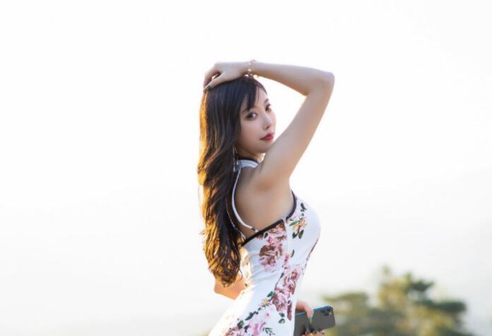 最 新S 性大 神啪 操极 品肥 臀女 主性 爱私 拍 后 入速 插 换 装女 主 撞 击冲 刺臀 浪滚 滚